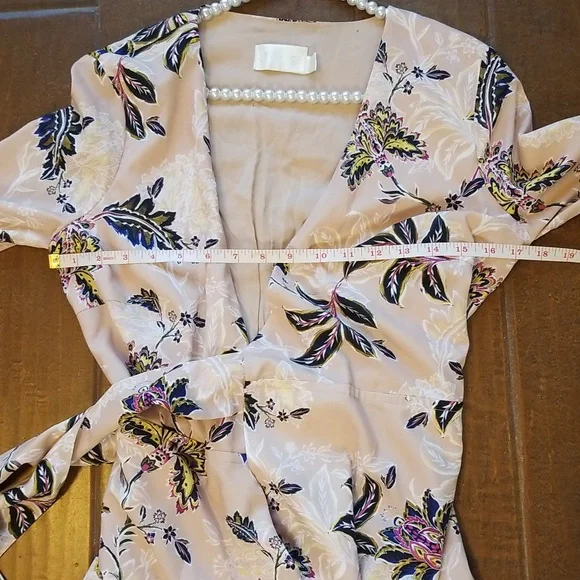 The Jetset Diaries Floral Long Sleeve Maxi Dress Tan Black Below Knee Size Small - Picture 9 of 14